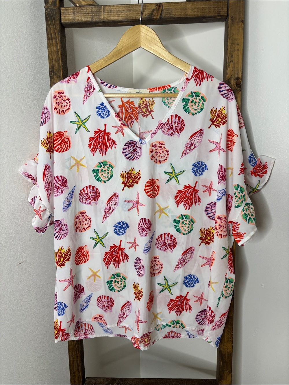 entro Multicolor Shell & Starfish V-Neck Tunic Size L